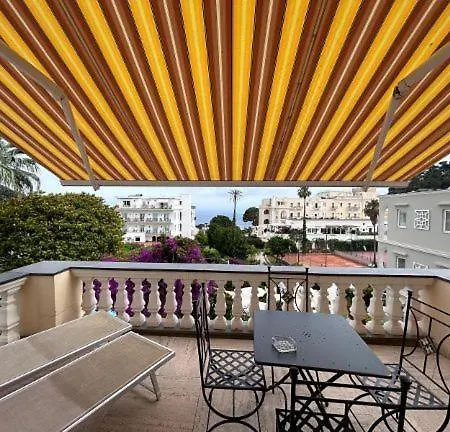 A Due Passi Dalla Piazzetta In Appartement Capri
