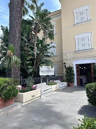 Lejlighed A Due Passi Dalla Piazzetta In Capri
